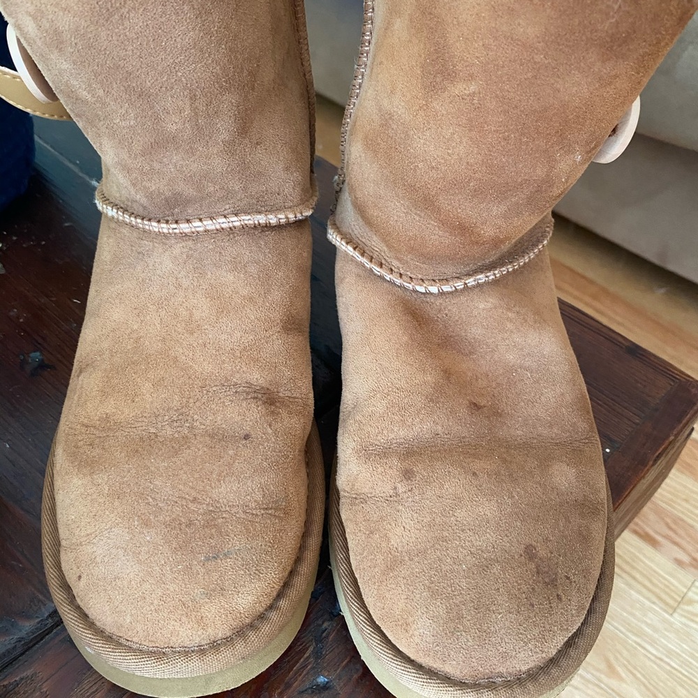 Bailey bottom Ugg’s boots - Picture 3 of 6
